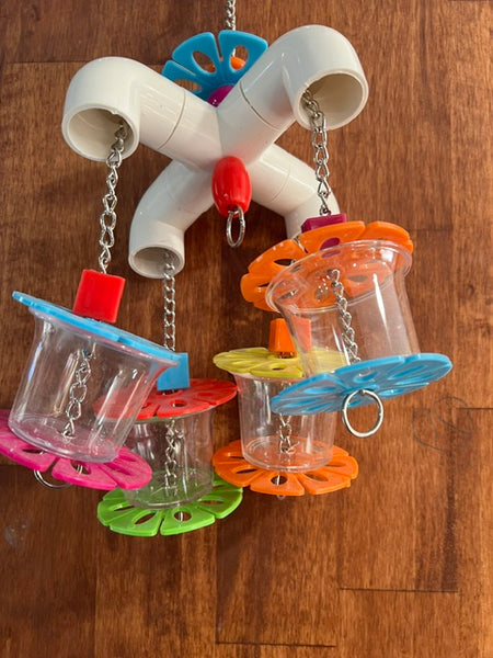 Interactive foraging cups