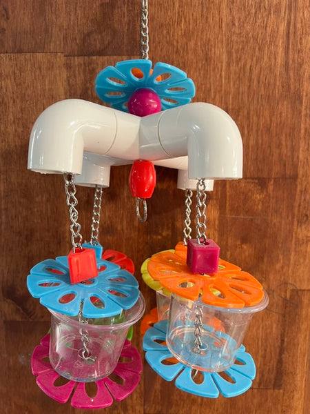 Interactive foraging cups